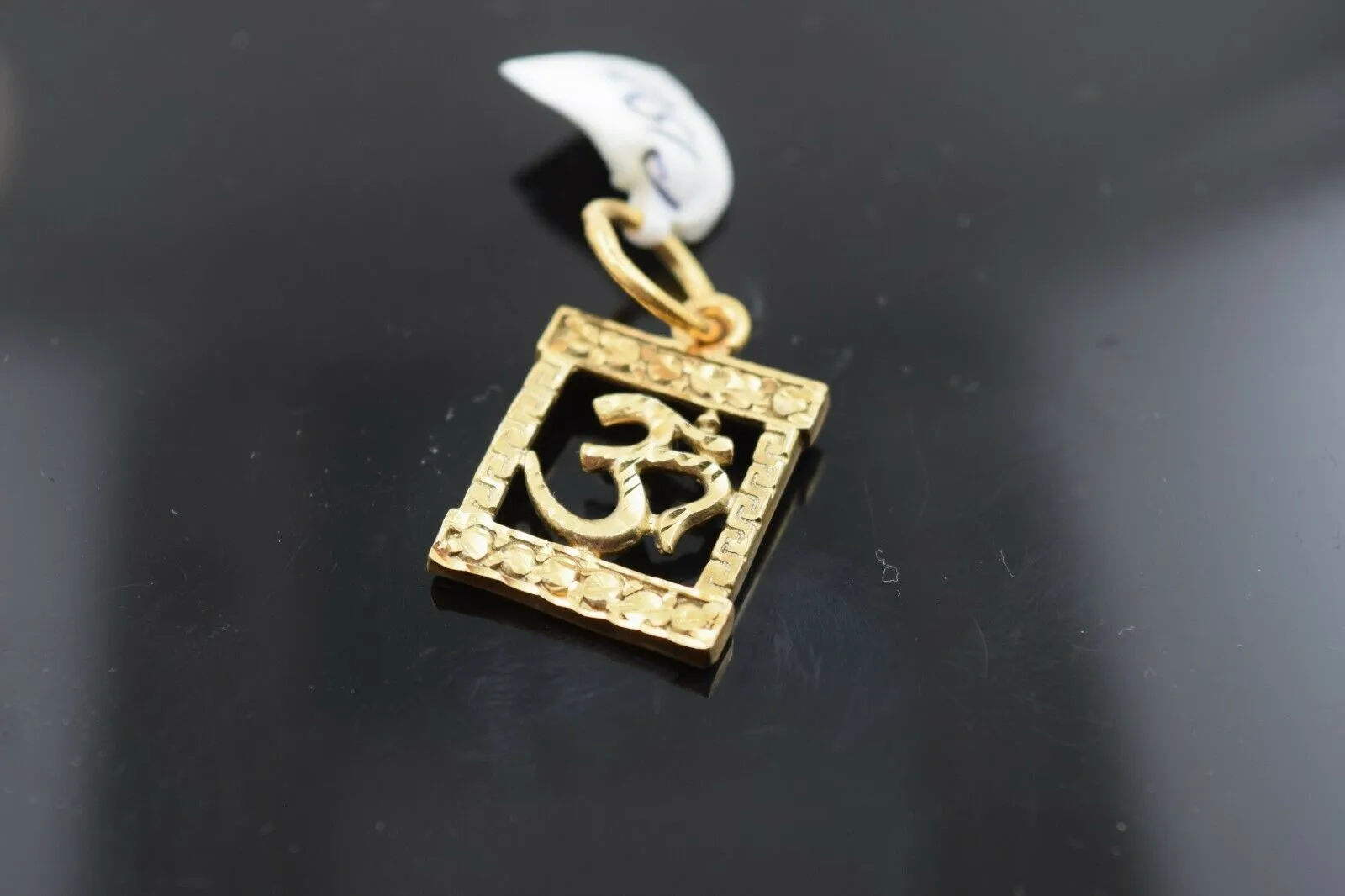 22k 22ct Solid Gold ELEGANT Simple Diamond Cut Religious OM Pendant P1507