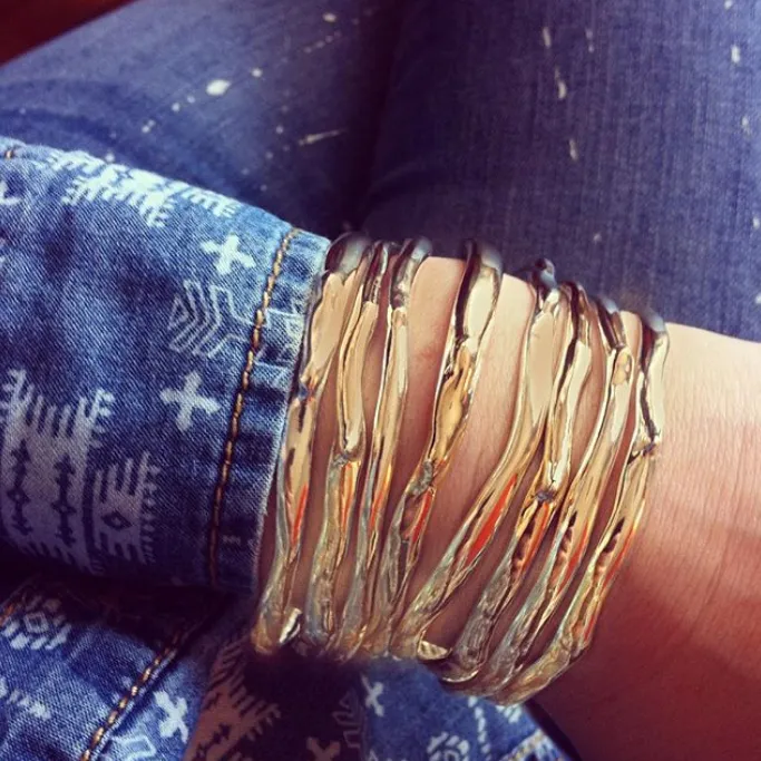 BOHEME TWIG SOLID GOLD BANGLE