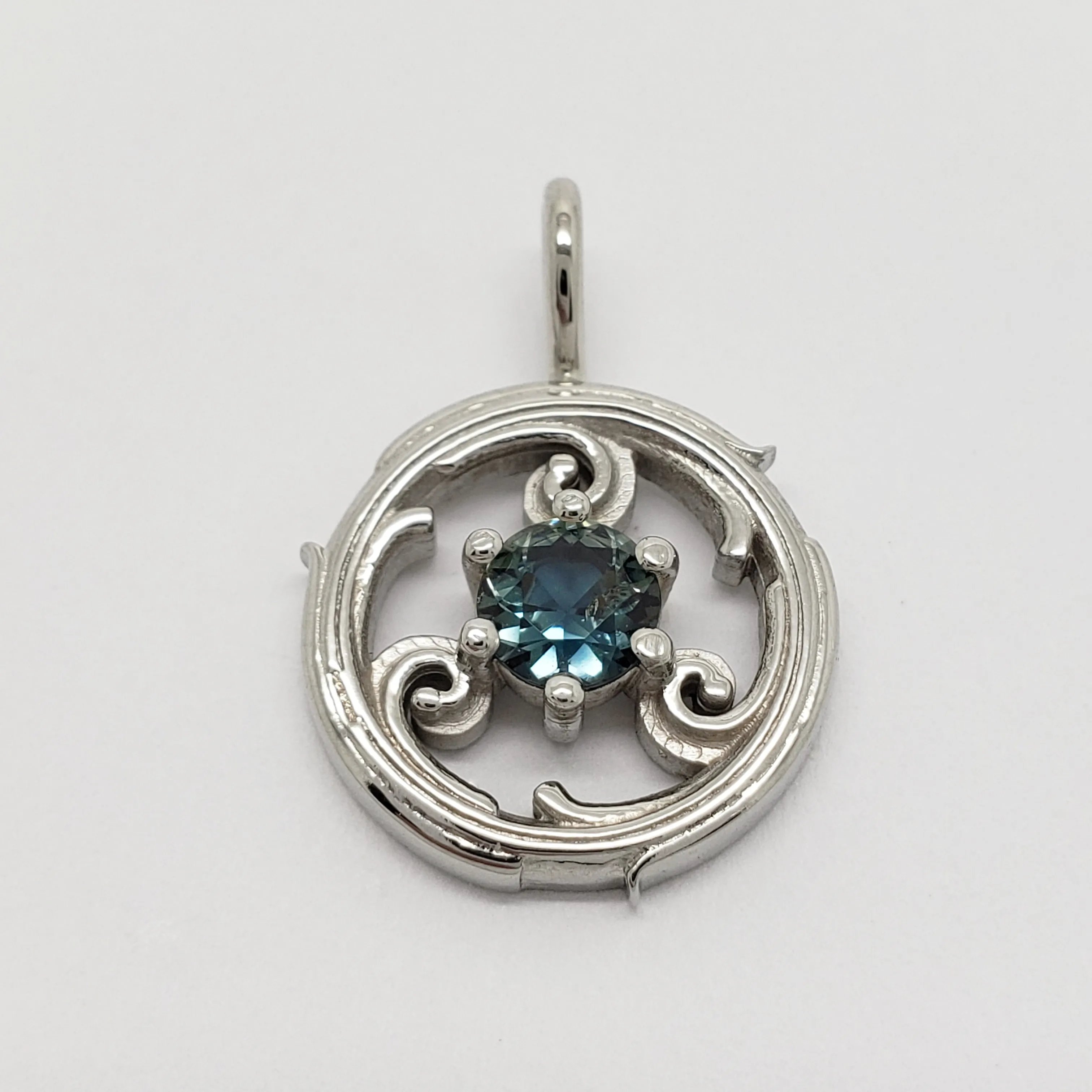 Circle Vine Pendant