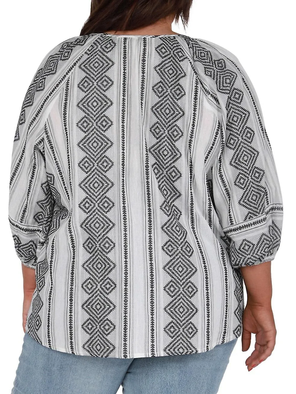 Dex Plus Jacquard Print V  Neck Top In White/Black